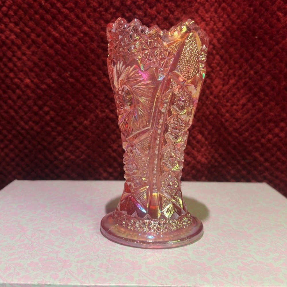 VTG, LE Smith, Aztec Heritage Pink Carnival Glass “Whirling Star Vase” 6”.
